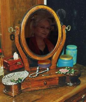 nello specchio della tolettina - by criBo